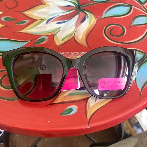 Betsey Johnson multicolored sunglasses - Picture 8 of 16